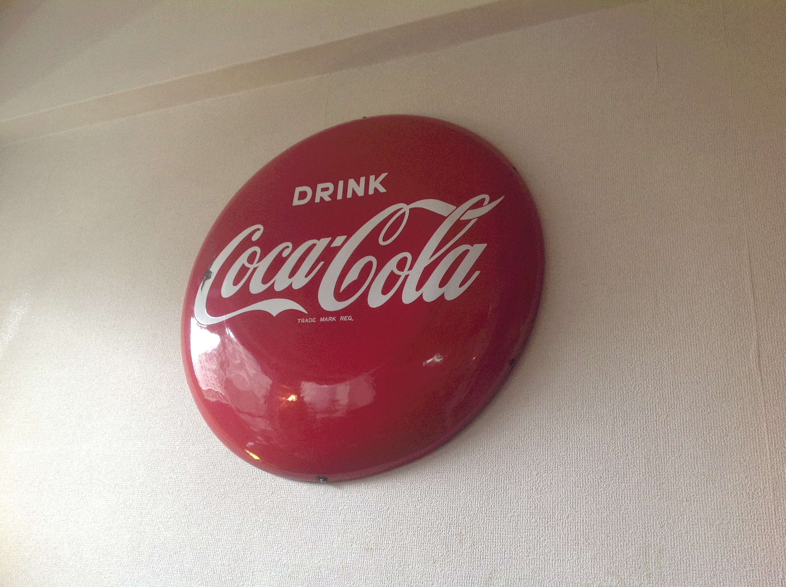 コカコーラのボタンサイン